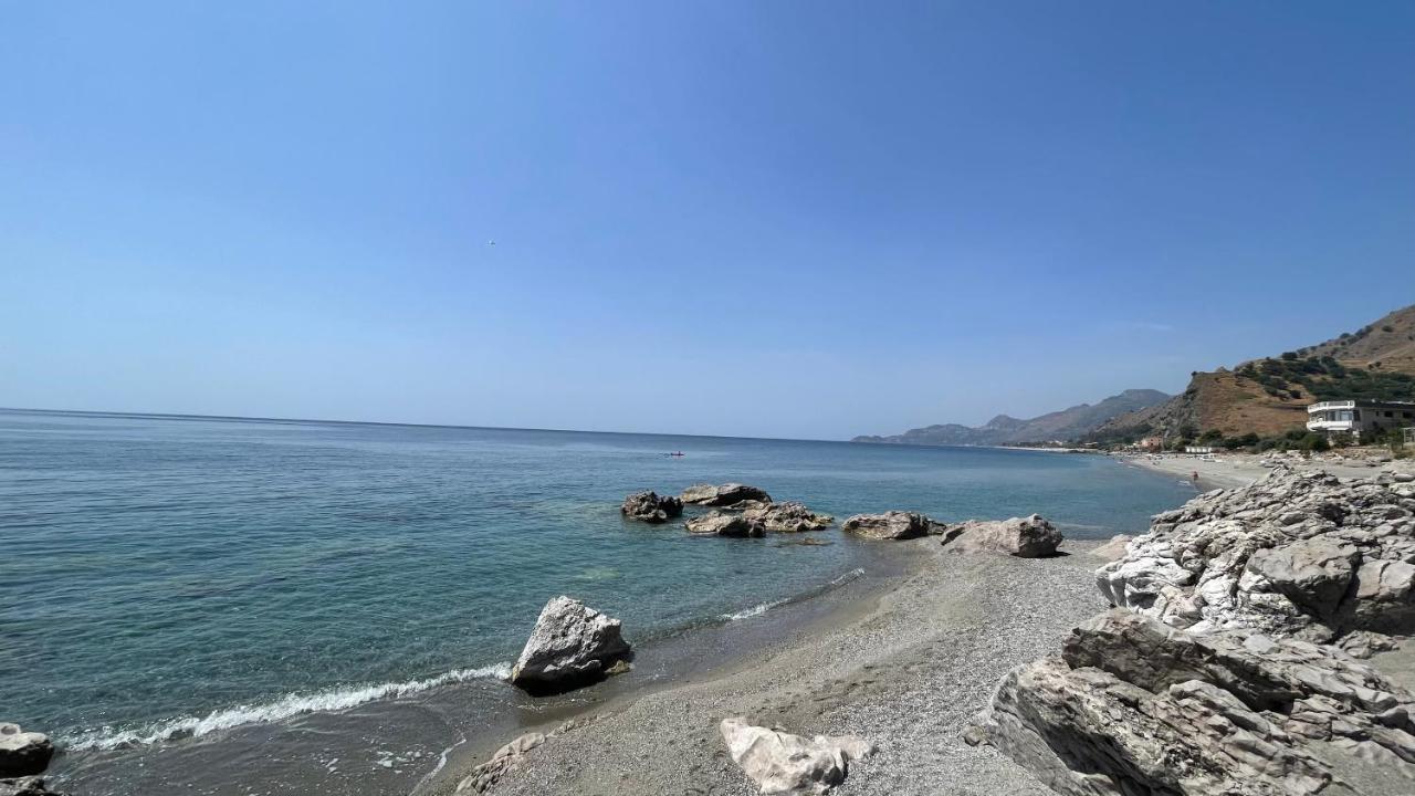 Baia Aurora Villa Летояни Екстериор снимка